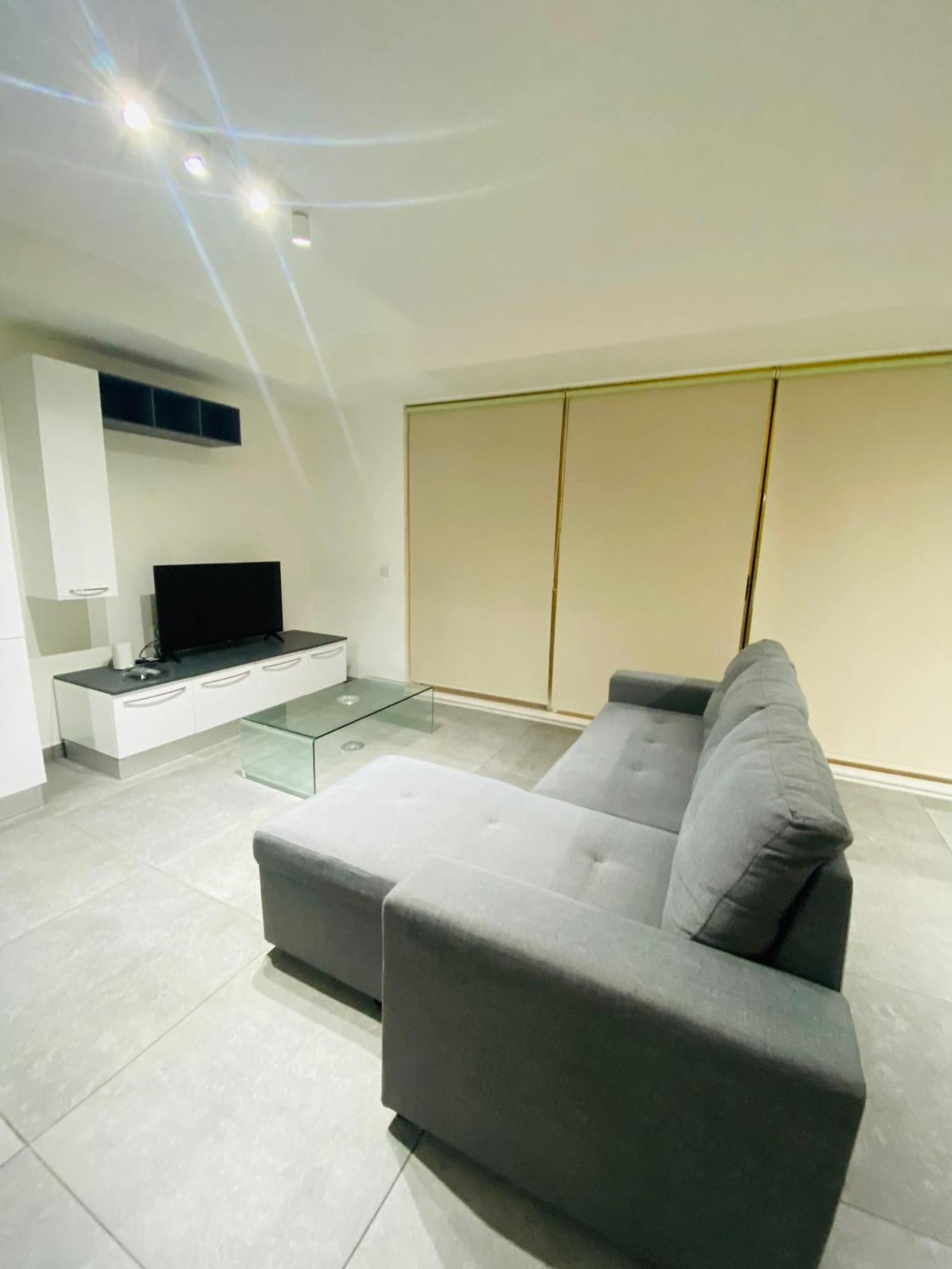 Sliema Seaview & Seafront- Apt 9, 49 Tigne Point Mansions ภายนอก รูปภาพ