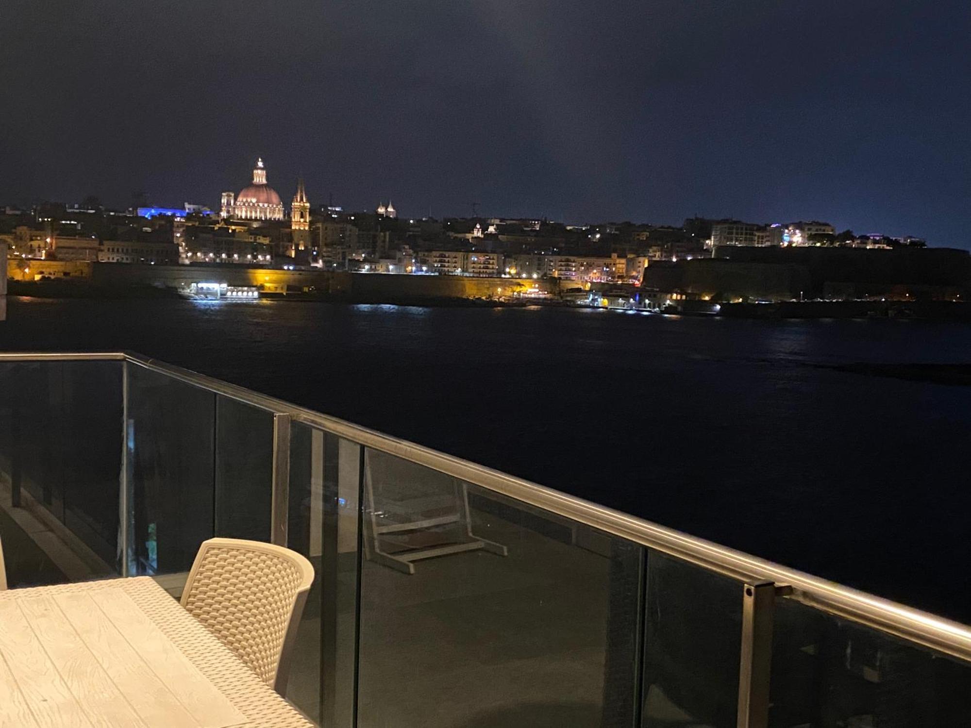 Sliema Seaview & Seafront- Apt 9, 49 Tigne Point Mansions ภายนอก รูปภาพ